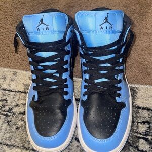 Air Jordan 1 mid size 9